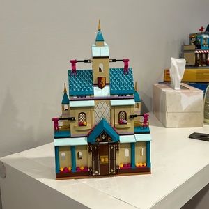 Lego Disney frozen 2 arendelle castle